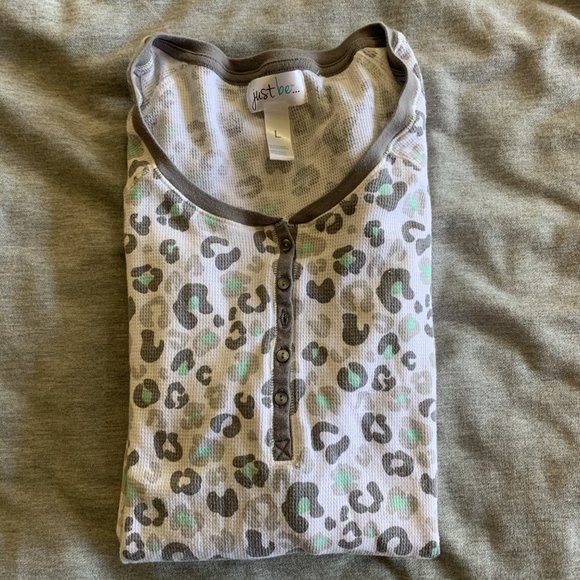 Leopard Print Long Sleeve Extra Long Waffle Shirt - Picture 7 of 8